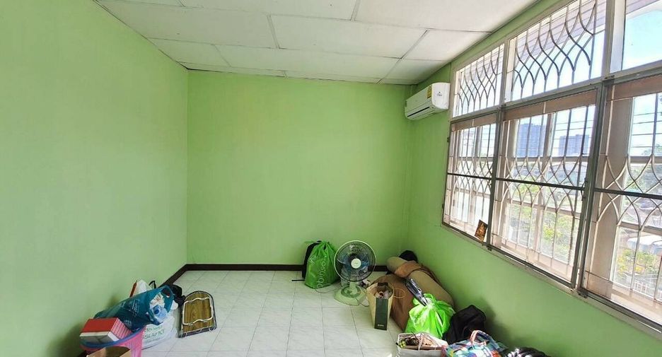 出租 2 卧室 联排别墅 在 Bang Sue, 曼谷
