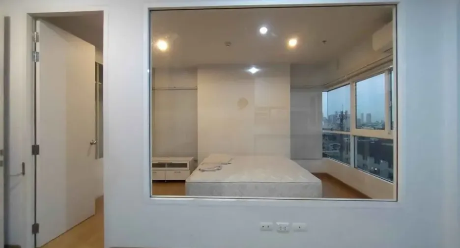 For rent 1 bed condo in Thon Buri, Bangkok