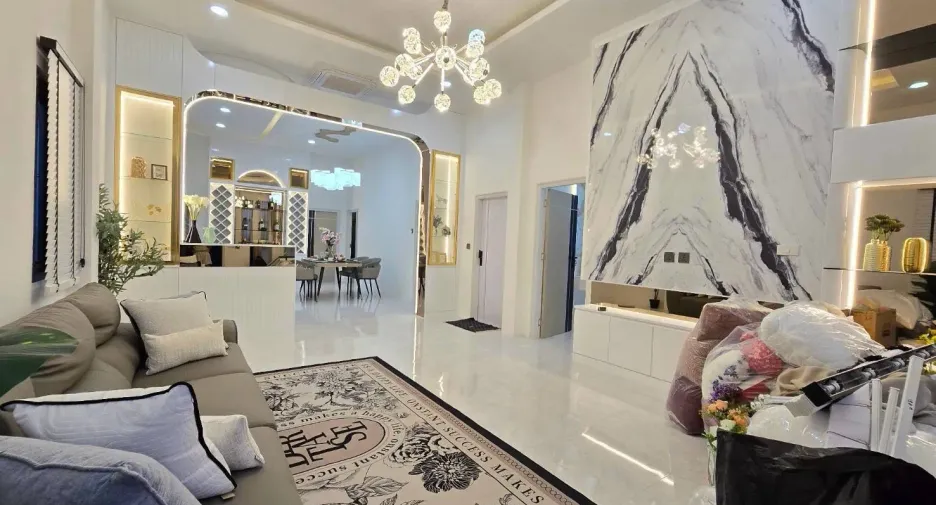 For sale and for rent 4 bedrooms villa in Bang Lamung, Chonburi