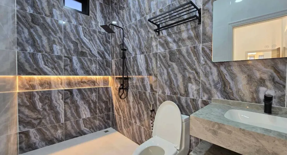 For sale and for rent 4 bedrooms villa in Bang Lamung, Chonburi