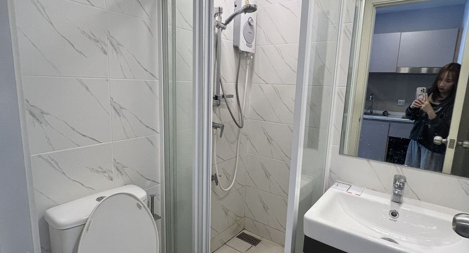 For rent 1 bed condo in Wang Thonglang, Bangkok