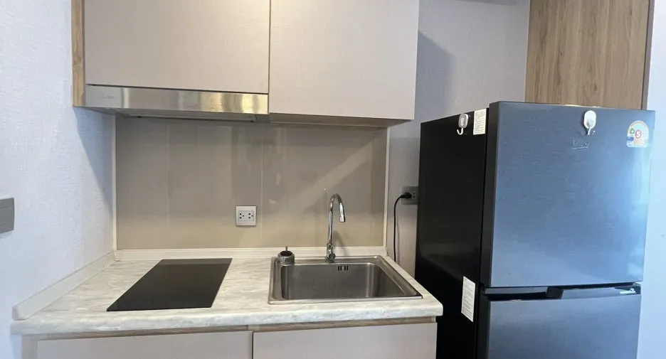 For rent 1 bed condo in Wang Thonglang, Bangkok