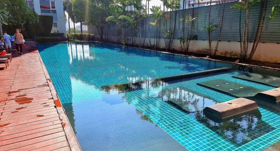 For rent studio condo in Thon Buri, Bangkok