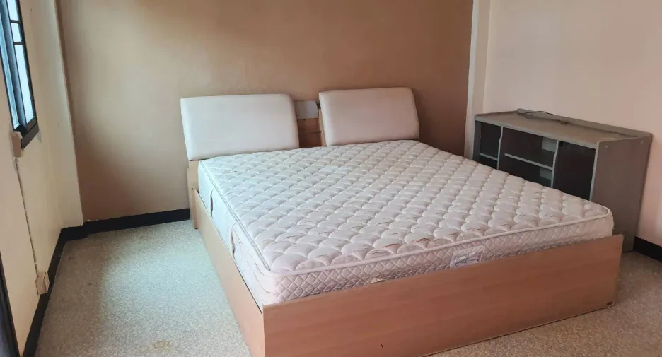 For rent 4 bedrooms townhouse in Min Buri, Bangkok