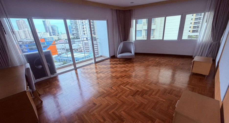 Wohnung zur Miete mit 3 Zimmer in Khlong Toei, Bangkok