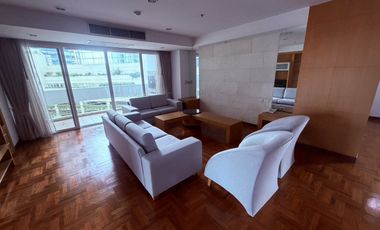 Wohnung zur Miete mit 3 Zimmer in Khlong Toei, Bangkok