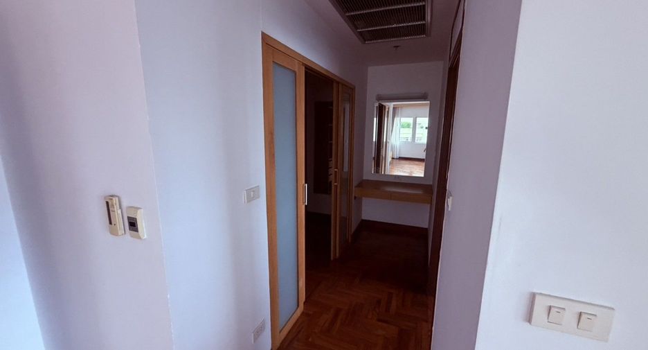 Wohnung zur Miete mit 3 Zimmer in Khlong Toei, Bangkok
