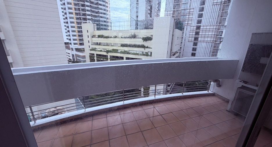 Wohnung zur Miete mit 3 Zimmer in Khlong Toei, Bangkok