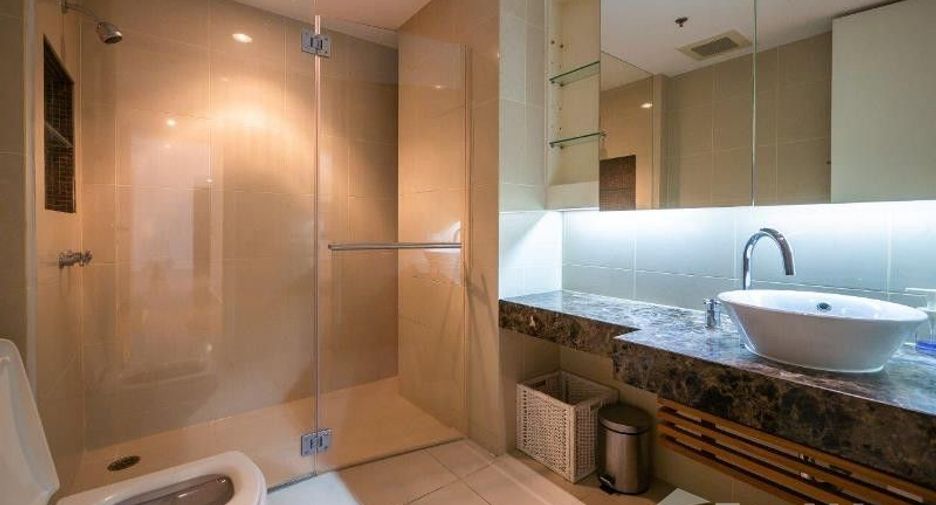 For rent 3 bedrooms condo in Sathon, Bangkok