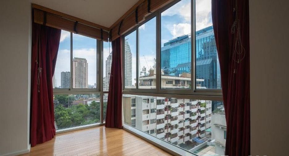 For rent 3 bedrooms condo in Sathon, Bangkok