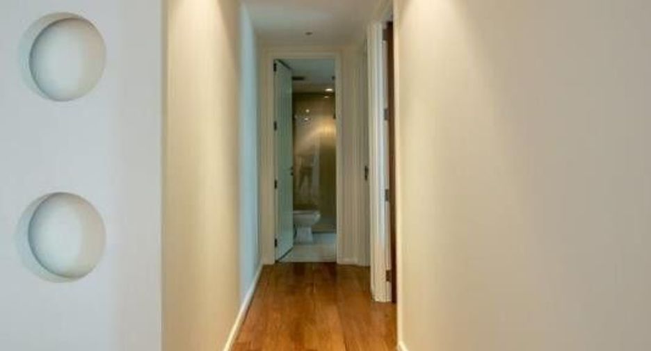 For rent 3 bedrooms condo in Sathon, Bangkok