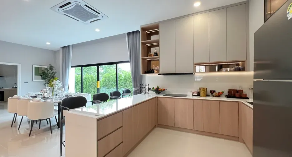 For rent 5 bedrooms house in Huay Yai, Pattaya