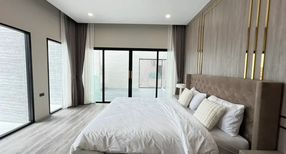 For rent 5 bedrooms house in Huay Yai, Pattaya