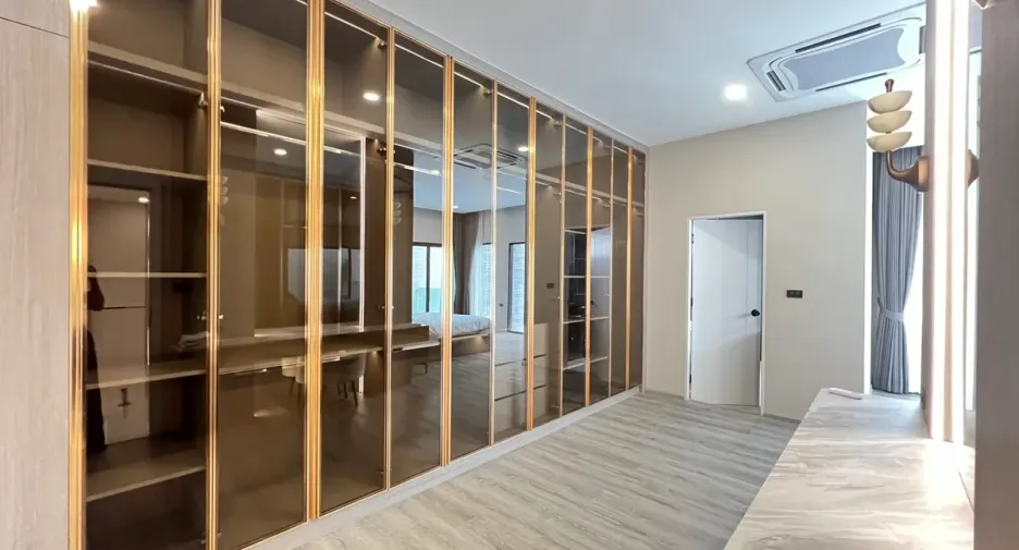 For rent 5 bedrooms house in Huay Yai, Pattaya