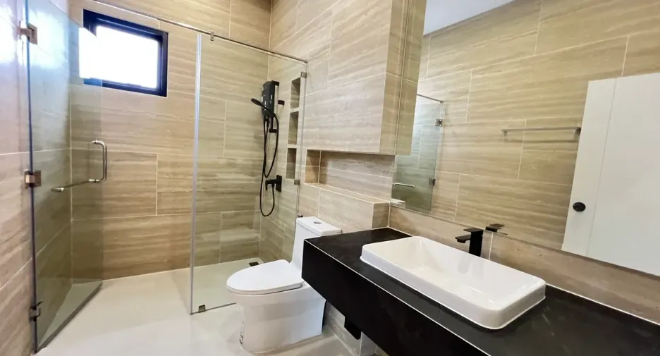 For rent 5 bedrooms house in Huay Yai, Pattaya