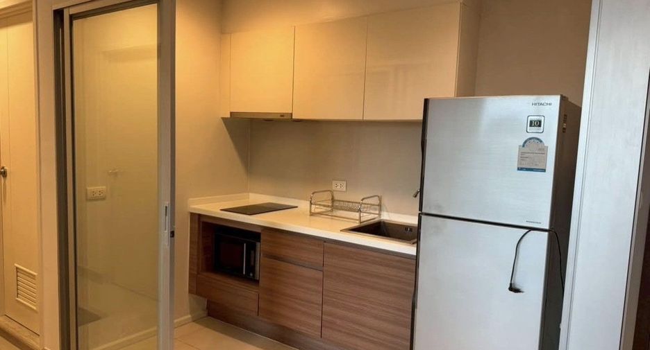 For rent 2 bedrooms condo in Yan Nawa, Bangkok
