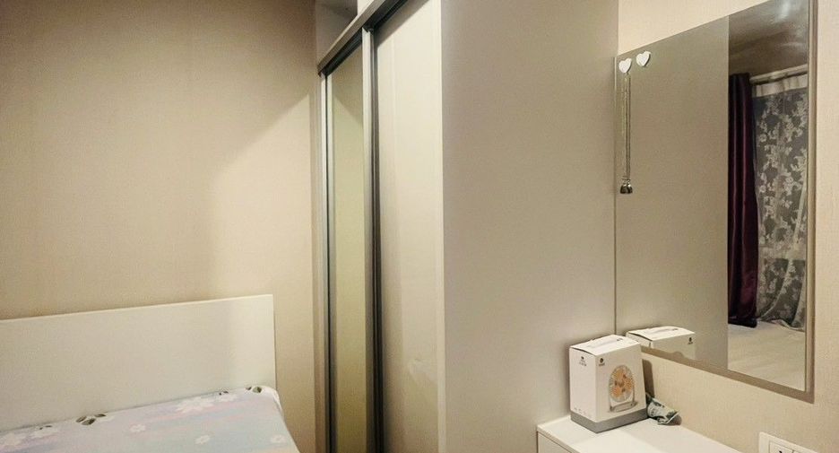For rent 2 bedrooms condo in Yan Nawa, Bangkok