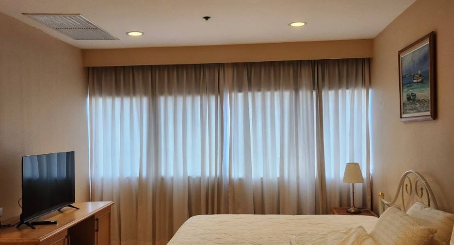 For rent 2 bedrooms condo in Bang Na, Bangkok