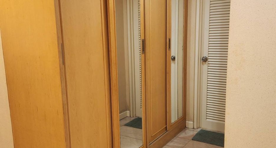 For rent 2 bedrooms condo in Bang Na, Bangkok