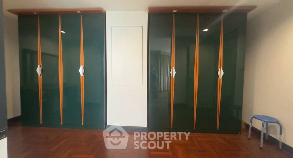 For sale 2 ベッドルーム condo in Khlong Toei, Bangkok