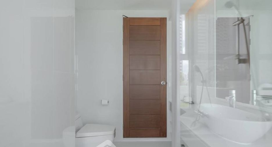 For rent 3 bedrooms apartment in Khlong Toei, Bangkok