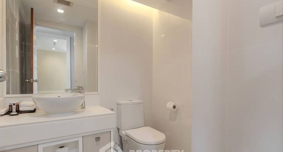 For rent 3 bedrooms apartment in Khlong Toei, Bangkok