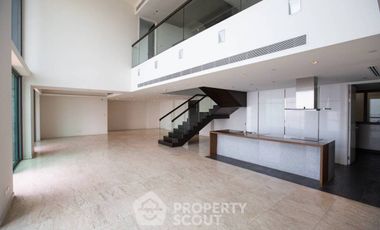 For rent 4 bedrooms condo in Yan Nawa, Bangkok