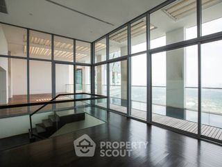 For rent 4 bedrooms condo in Yan Nawa, Bangkok