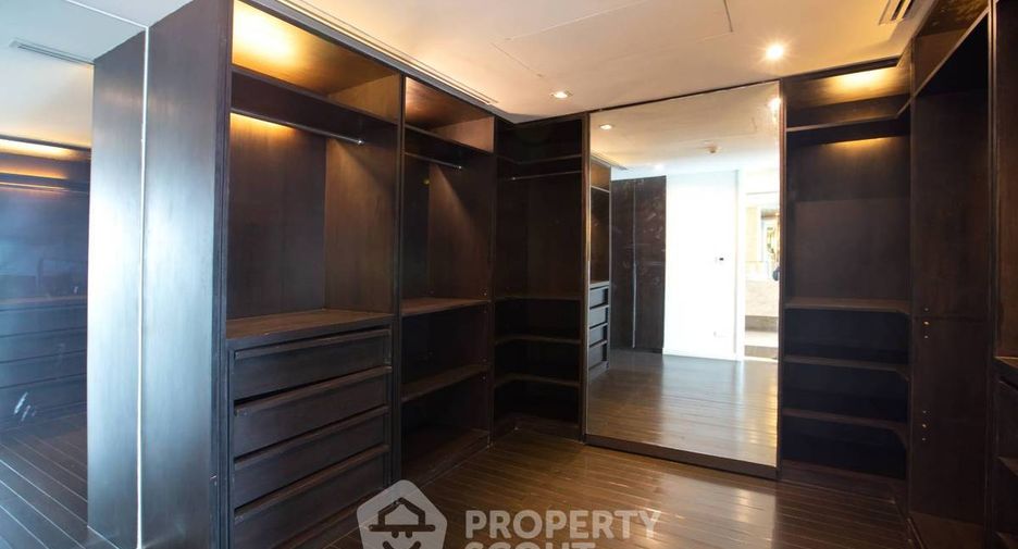 Wohnung zur Miete mit 4 Zimmer in Yan Nawa, Bangkok