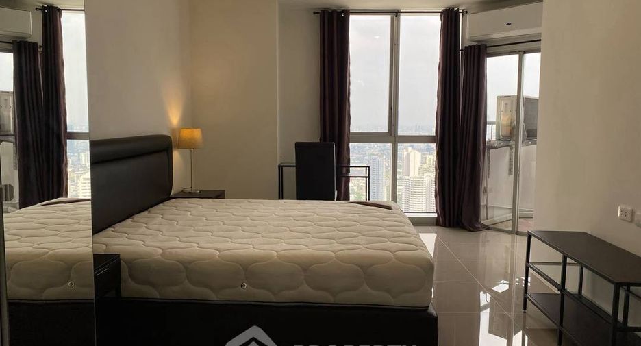 For rent 4 bedrooms condo in Khlong Toei, Bangkok