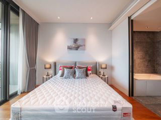 For rent 2 bedrooms condo in Khlong San, Bangkok