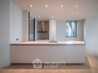 For rent 2 bedrooms condo in Khlong San, Bangkok