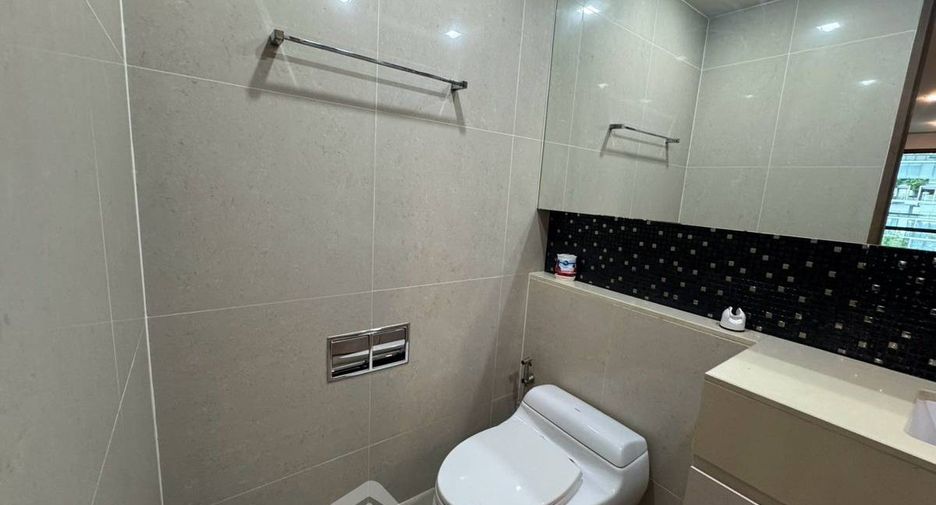 For rent 2 bedrooms condo in Sathon, Bangkok