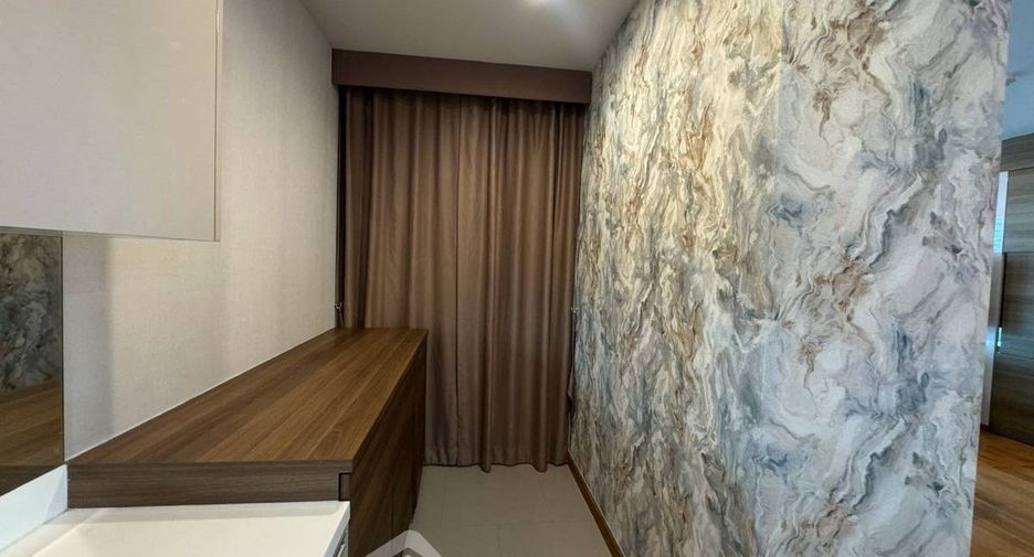 For rent 2 bedrooms condo in Sathon, Bangkok