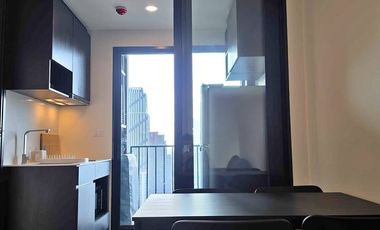 À louer 1 chambre condo à Huai Khwang, Bangkok