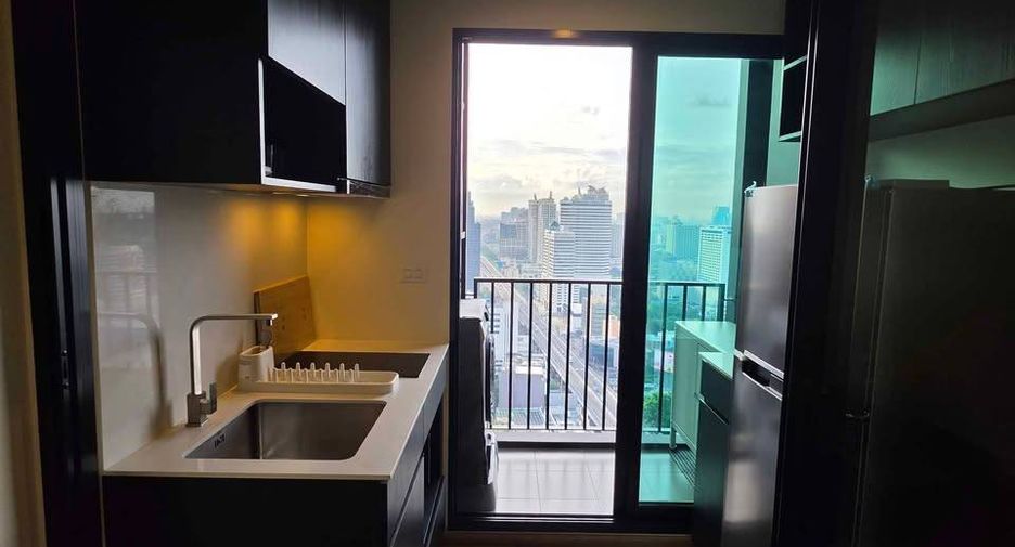 À louer 1 chambre condo à Huai Khwang, Bangkok