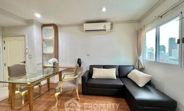 For rent 2 bedrooms condo in Watthana, Bangkok