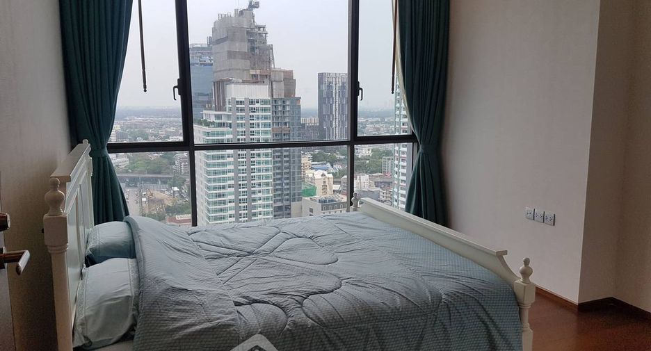 For rent 2 bedrooms condo in Watthana, Bangkok