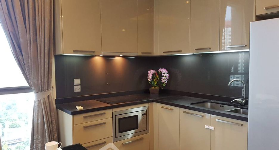 For rent 2 bedrooms condo in Watthana, Bangkok
