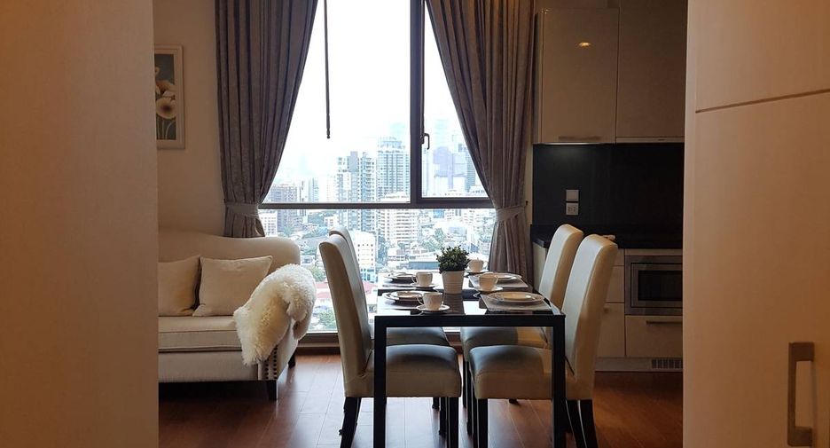 For rent 2 bedrooms condo in Watthana, Bangkok