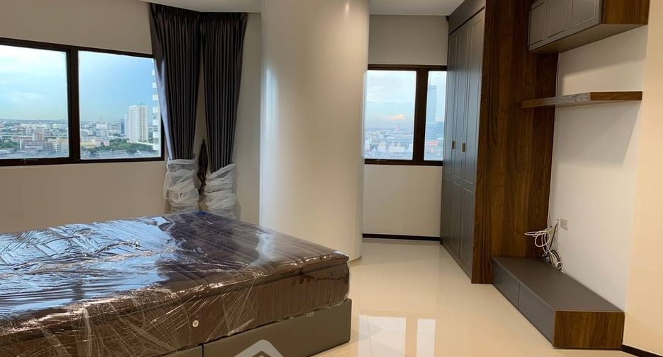 For rent 2 bedrooms condo in Bang Na, Bangkok