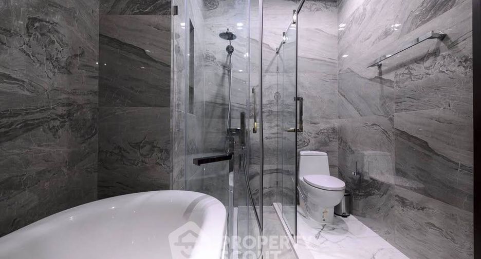 For rent 2 bedrooms condo in Khlong Toei, Bangkok