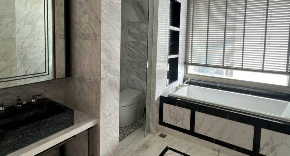 Condo en alquiler de 2 habitaciones en Khlong San, Bangkok