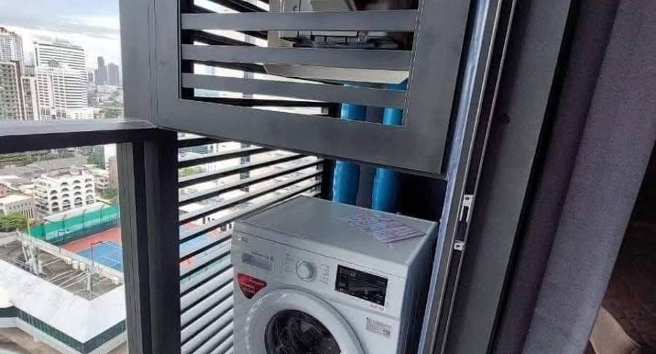 Condo en alquiler de 1 habitaciones en Huai Khwang, Bangkok