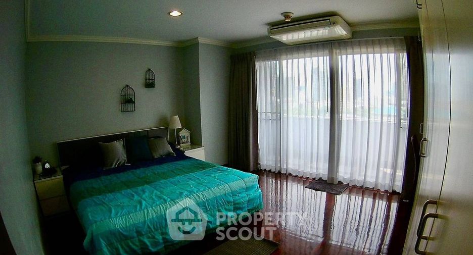For rent 3 bedrooms condo in Watthana, Bangkok