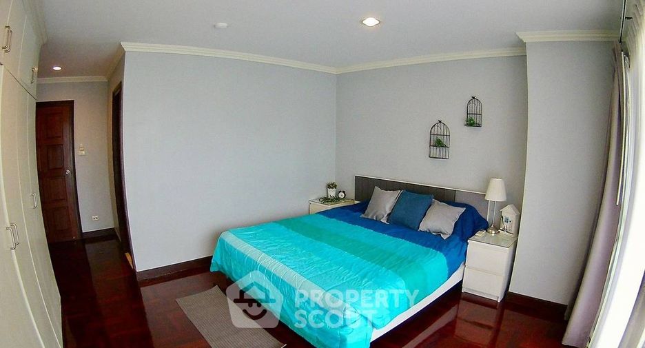 For rent 3 bedrooms condo in Watthana, Bangkok