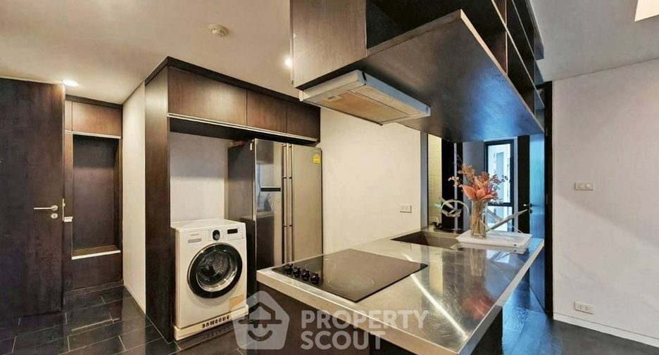 For rent 2 bedrooms condo in Watthana, Bangkok