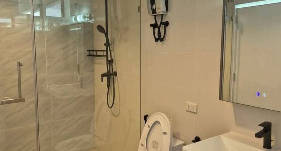 For rent 3 bedrooms condo in Watthana, Bangkok