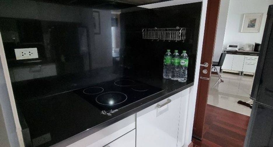 Wohnung zur Miete mit 2 Zimmer in Pathum Wan, Bangkok