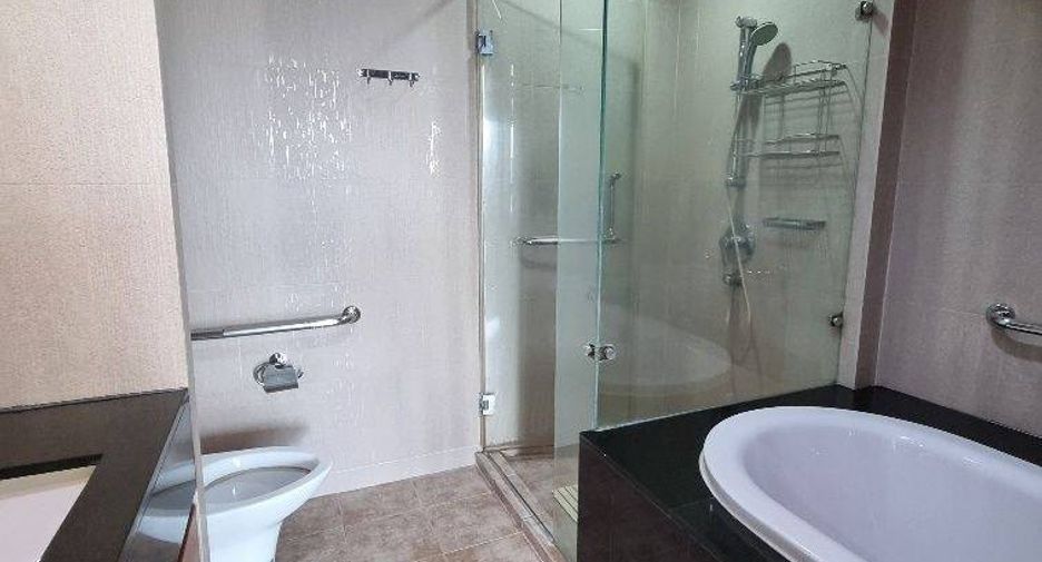 Wohnung zur Miete mit 2 Zimmer in Pathum Wan, Bangkok